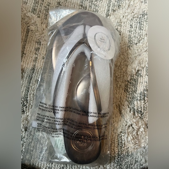NWT Soléi Sea Indie Flip-Flop Sandals – Metallic Pewter - Picture 3 of 4